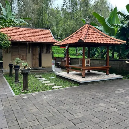 Nau Di Munduk Villa